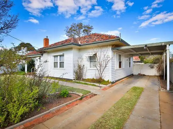 24 Floral Avenue East