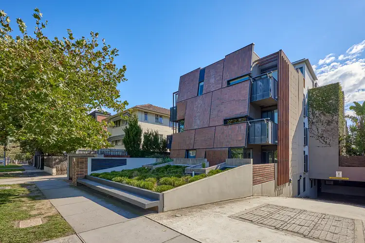 301/233 Dandenong Road