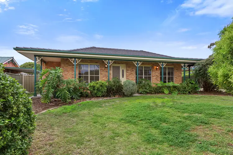 19 Honeysuckle Crescent