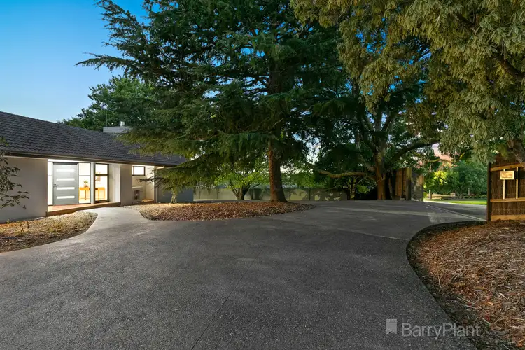 12 Fox Road