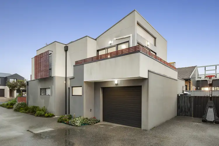 2/9-11 Blantyre Avenue