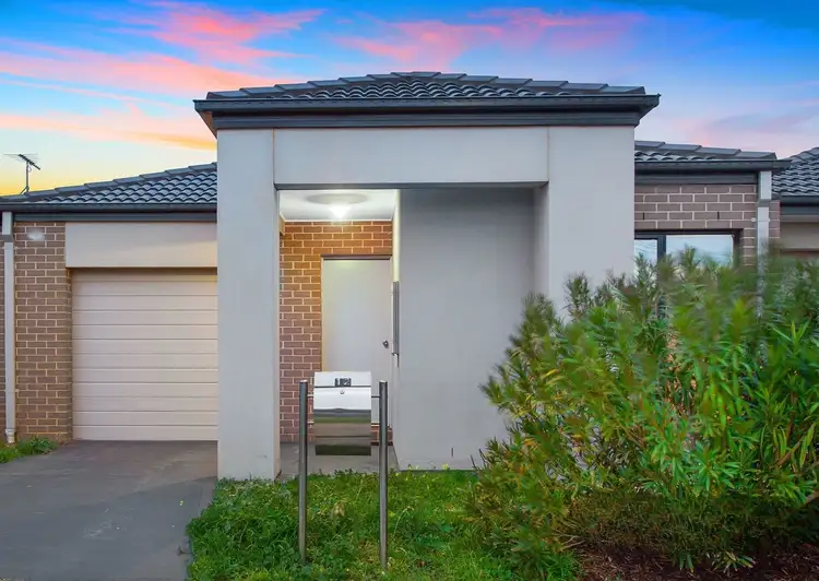 12 Lambourne Avenue
