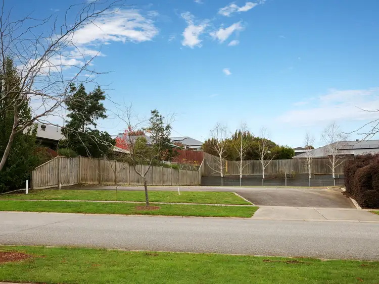 4 Willandra Circuit