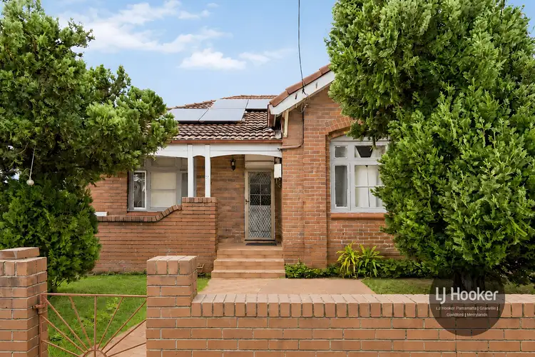 77 Blaxcell Street