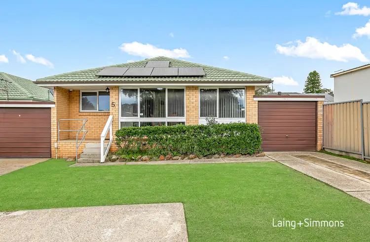 5 Ree Place