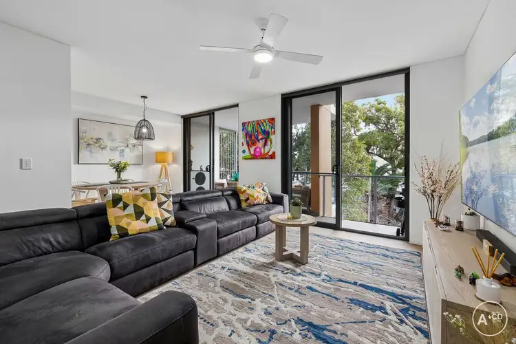 3304/42-44 Pemberton Street