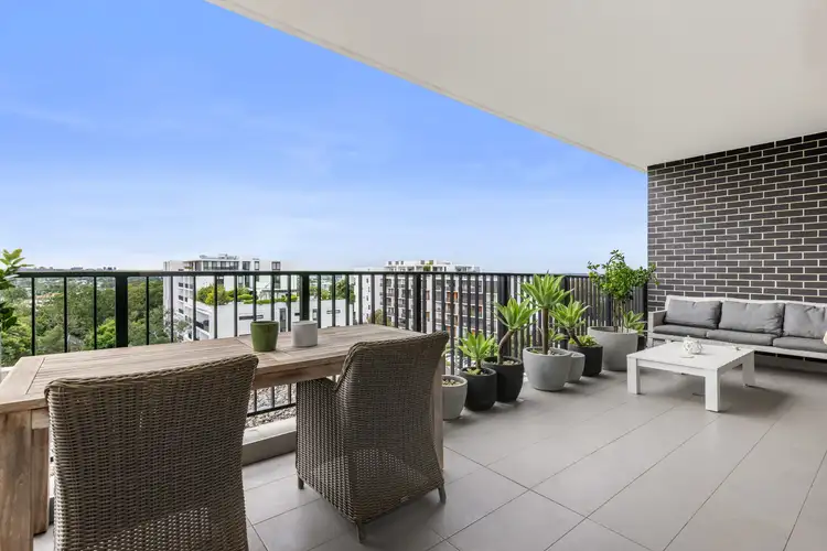 704/3 Pinnacle Street