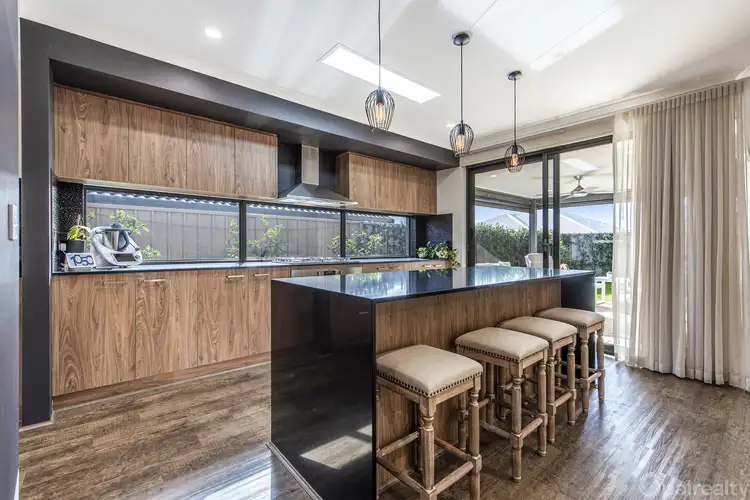 5 Persimmon Crescent