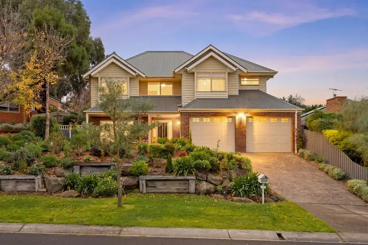 8 Dadswell Court