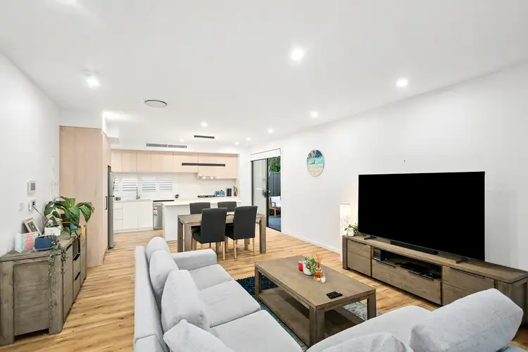 2/71 Kingston Street