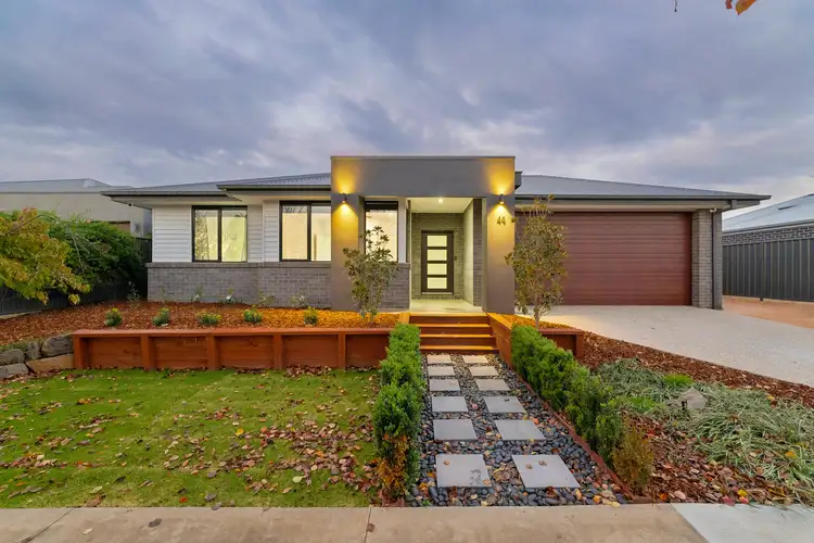 44 River Drive