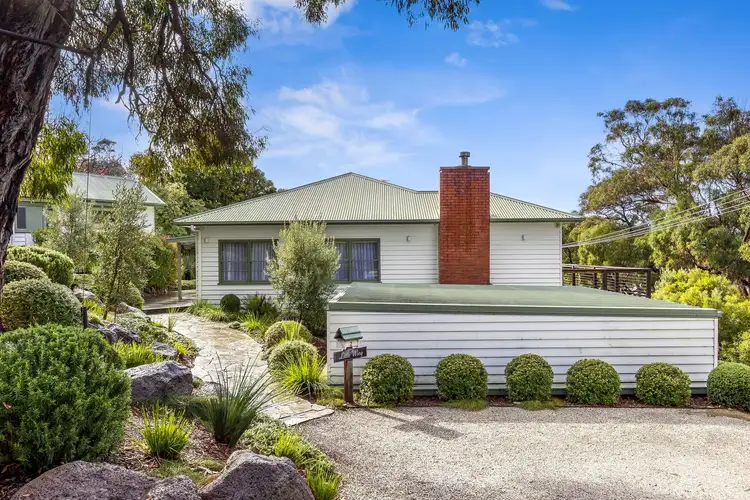 2 Neade Street