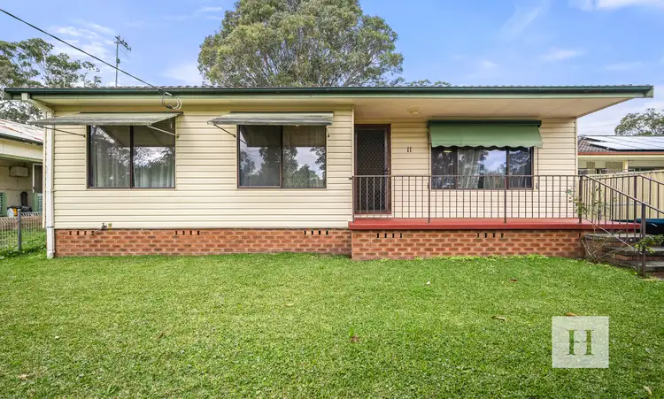11 Myrna Road