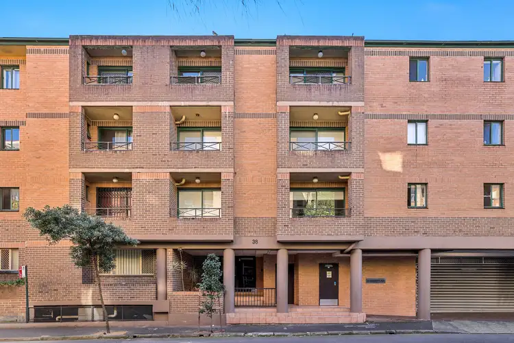 7/38 Dangar Place