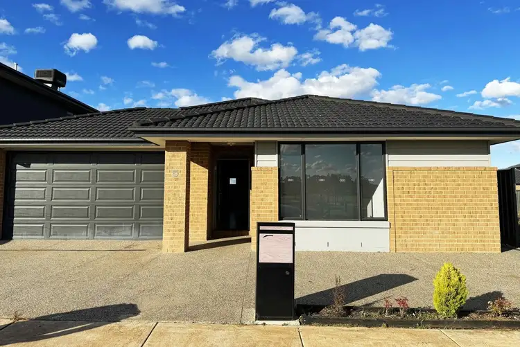 5 Yellowstone Drive