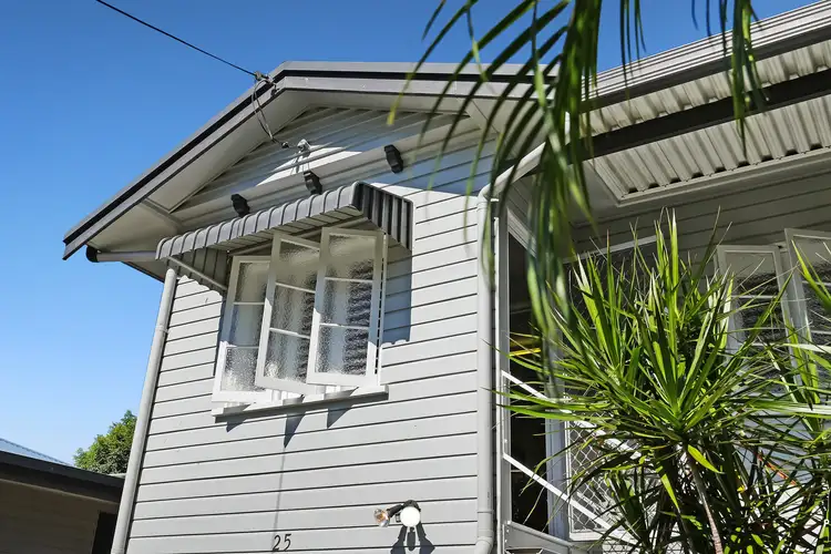 25 Lily Street