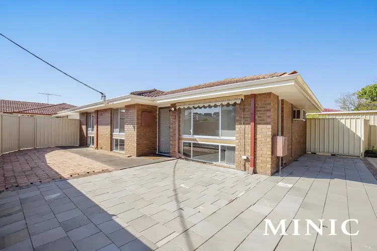 15a Willow Way, Maddington WA 6109
