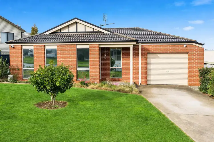 1/4 Logan Street