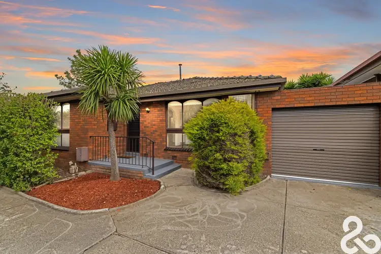 1/8 Hobbs Crescent