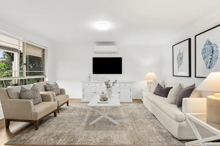 6 Holdsworth Drive