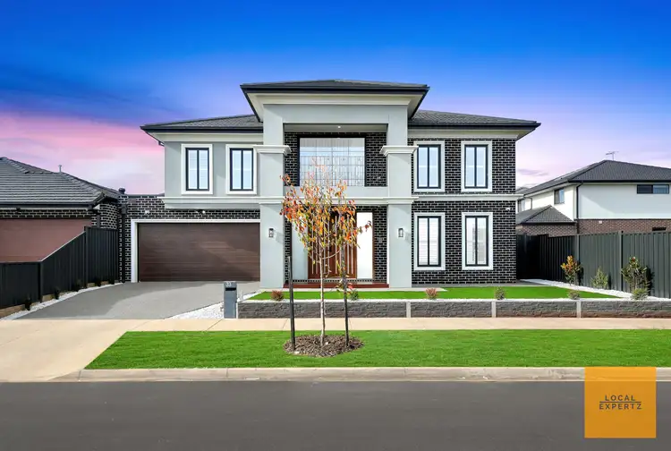 33 Castlecrag Way