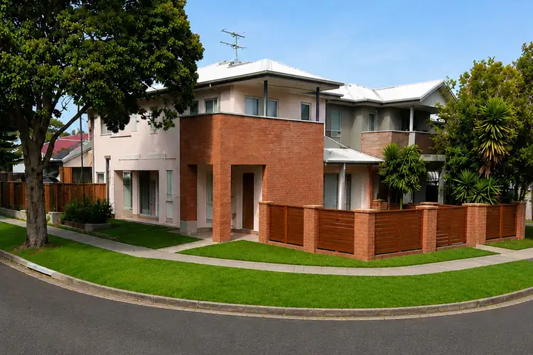 2 Sanananda Road