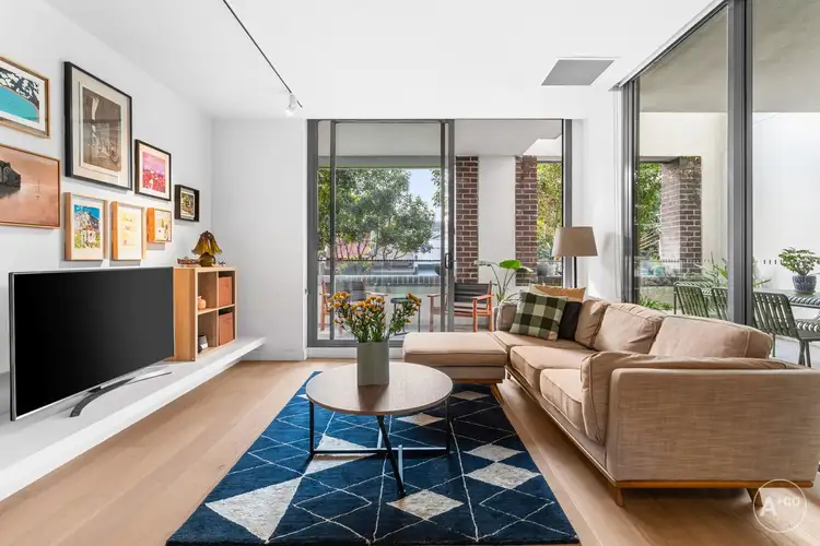 A102/810 Elizabeth Street