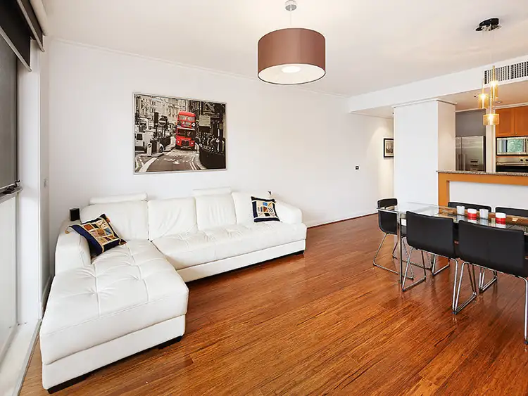 3/25 River Street