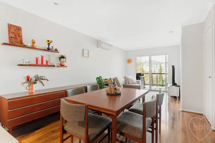 17/28 Watson Street
