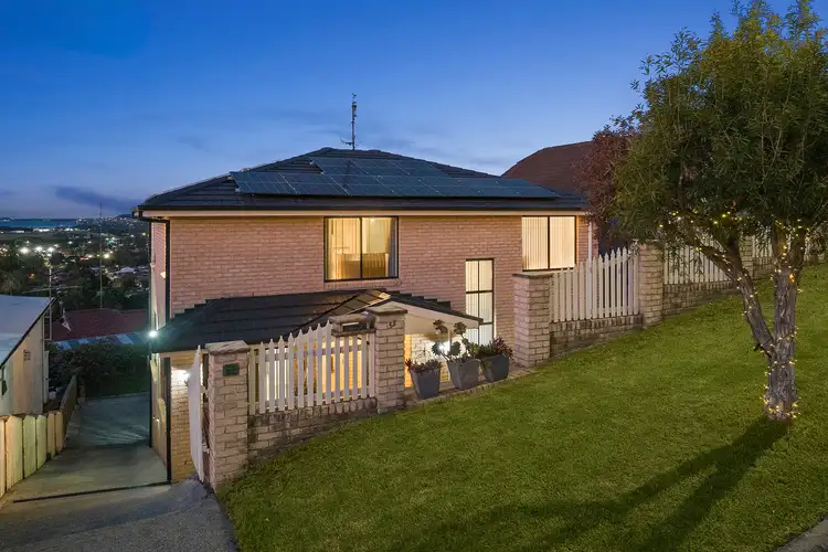 53 Scenic Crescent