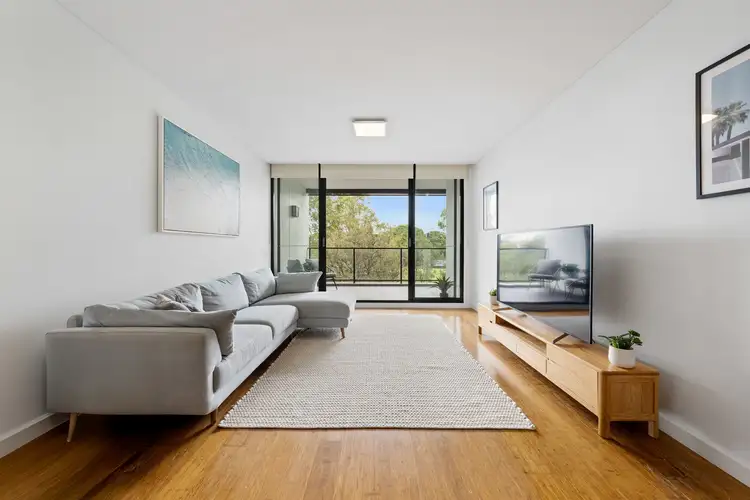 302/828 Elizabeth Street