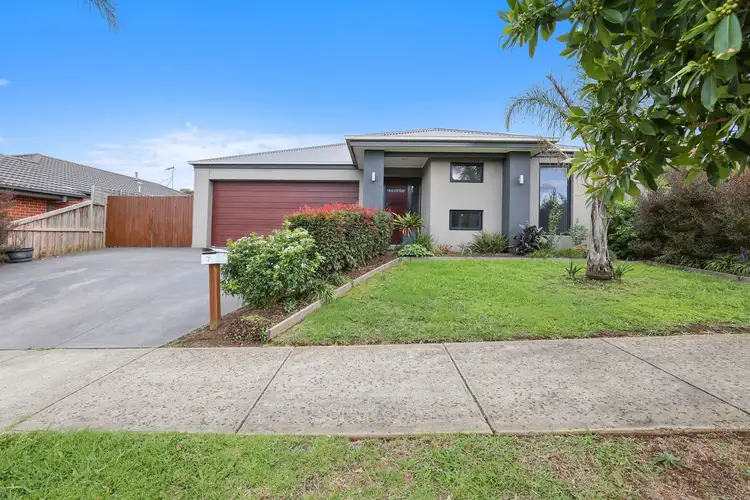 7 Golden Avenue