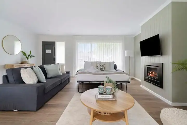25 Stuarts Road