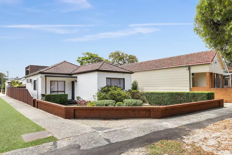 13A Swinbourne Street