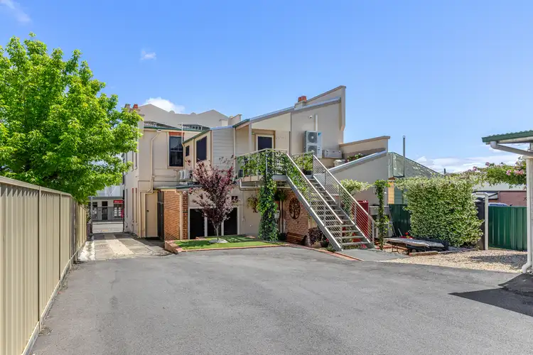 137 Dowling Street