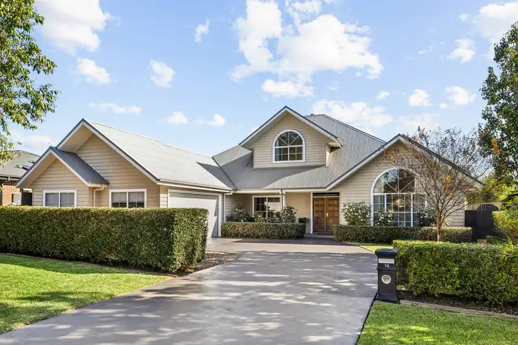 14 McKellar Street