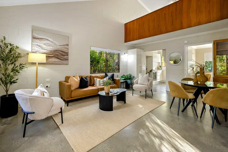 1/1 McPherson Close