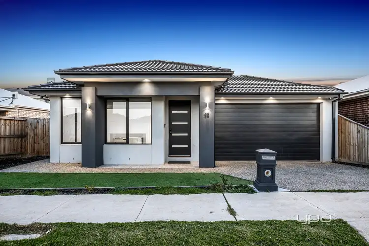 96 Clipstone Crescent