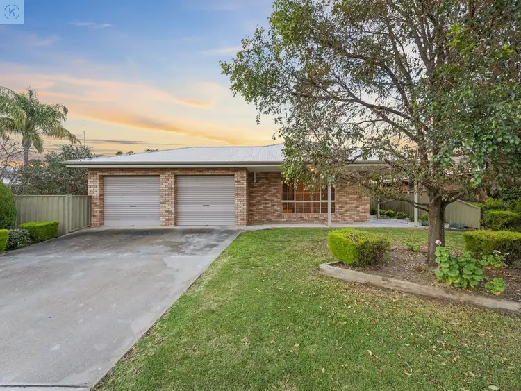 2 Hiles Court