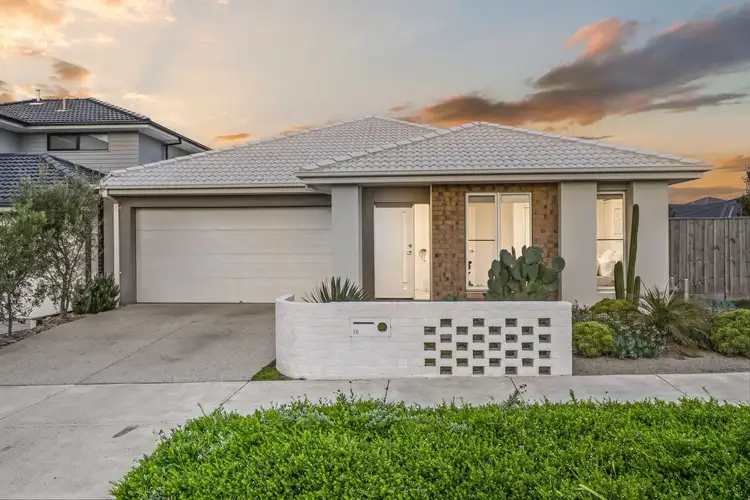 18 Monavale Drive