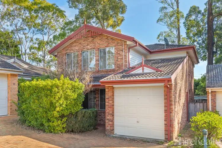 12 Lyndhurst Way