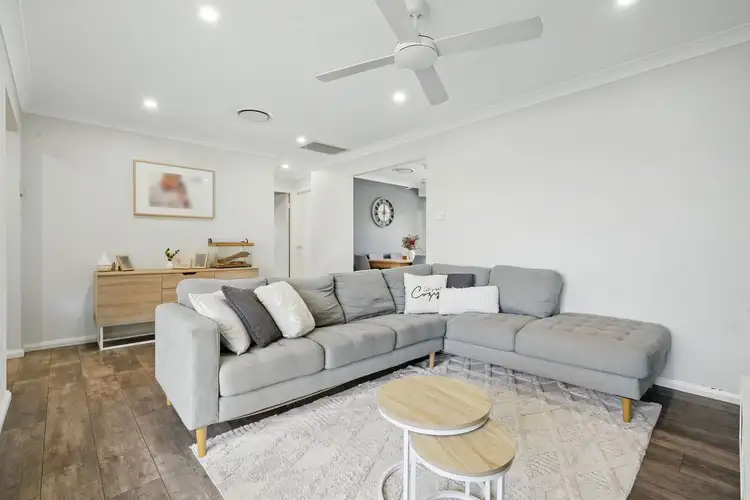 8 Bushlark Place