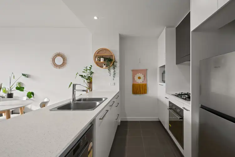 414/4 Mackinder Street