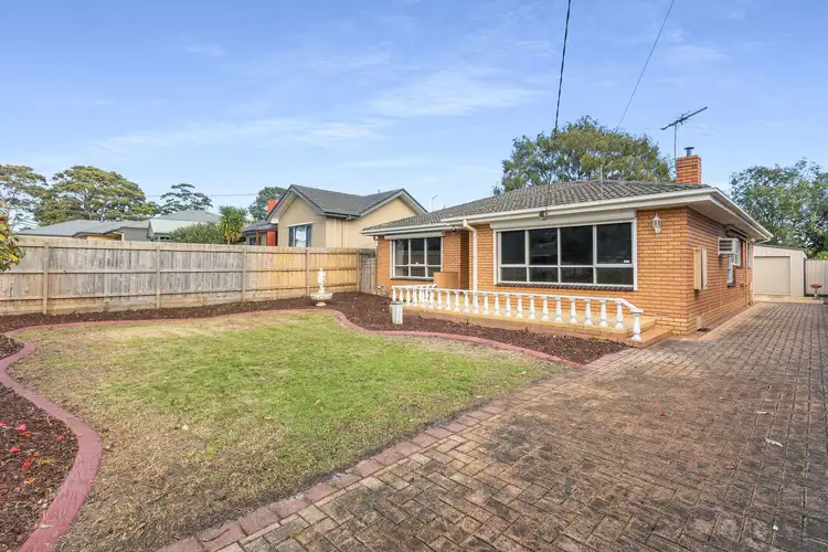 26 Clovelly Avenue