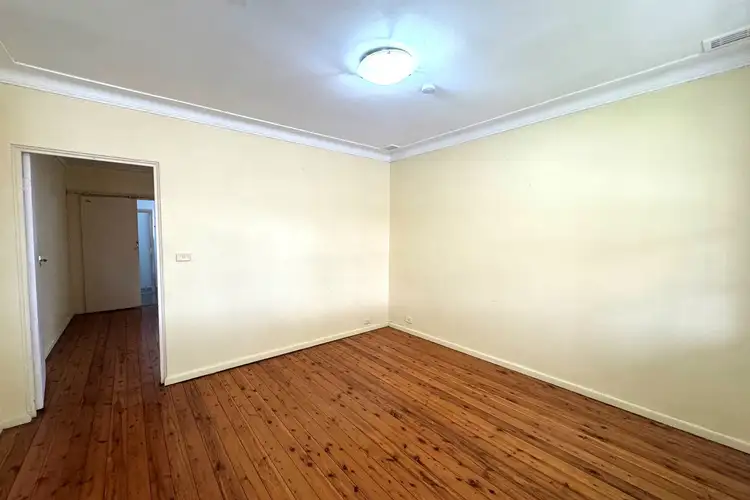 1/68 Queens Road, Hurstville NSW 2220