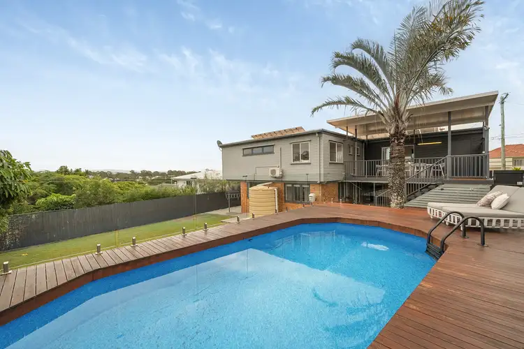 26 Banoon Drive