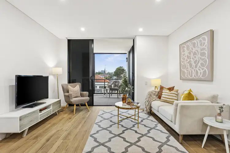 204/5 John Street
