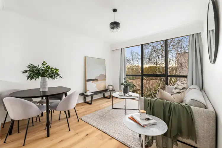 14/21 Irving Avenue