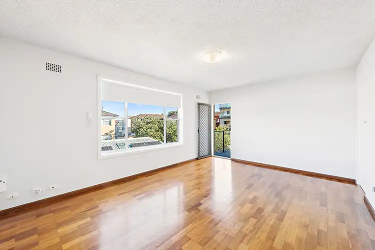 4/15 Bona Vista Avenue