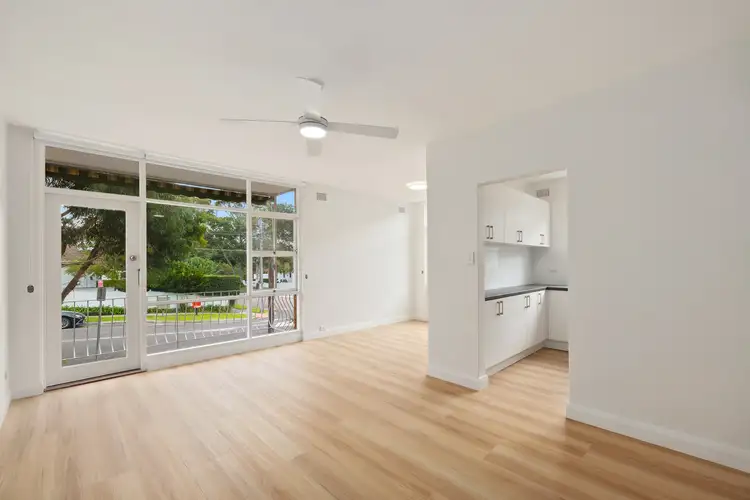 1/4 Harland Road